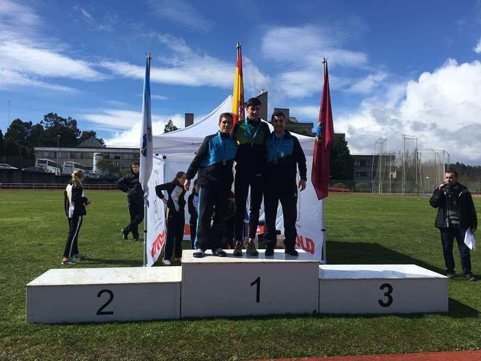 Santiago coroa ós fondistas de pista
