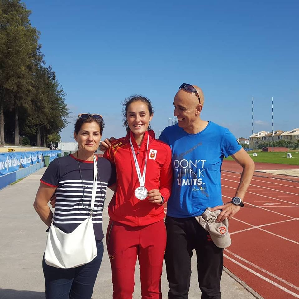 Debut e medalla internacional para Andrea González