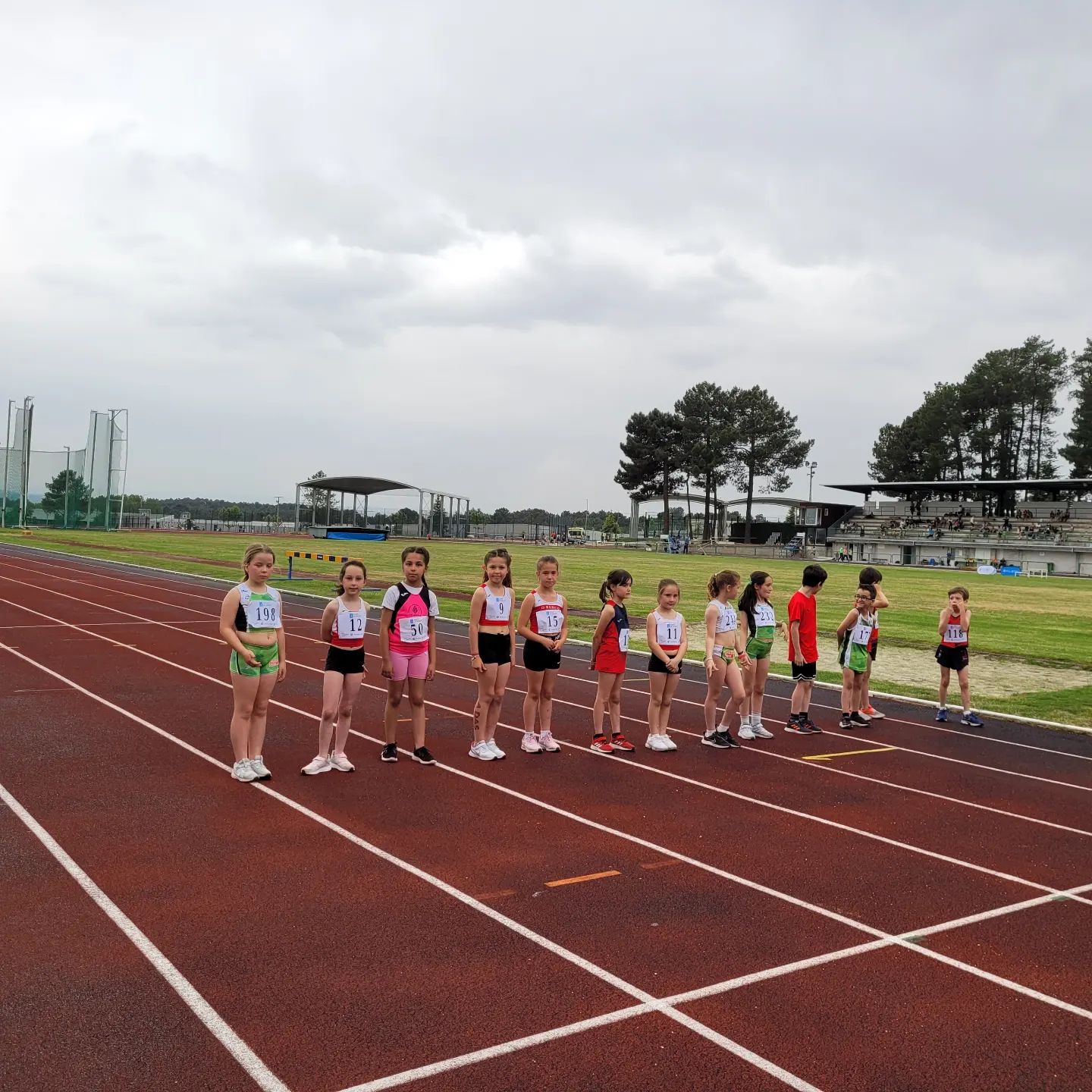 Festa do atletismo base na fin de semana