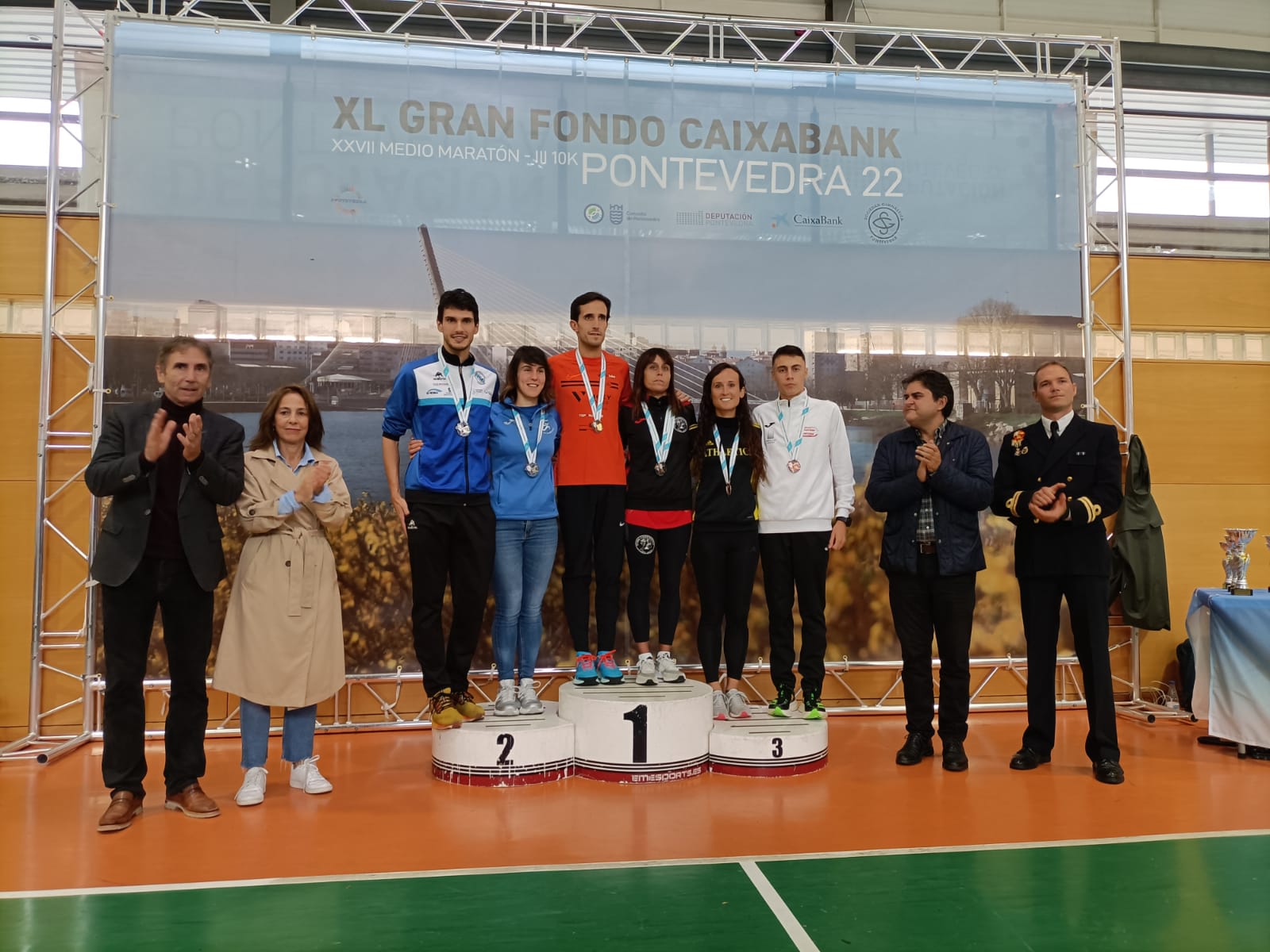 Beatriz Fernández e Anxo Castro, domiñan o campionato galego de Media Maratón