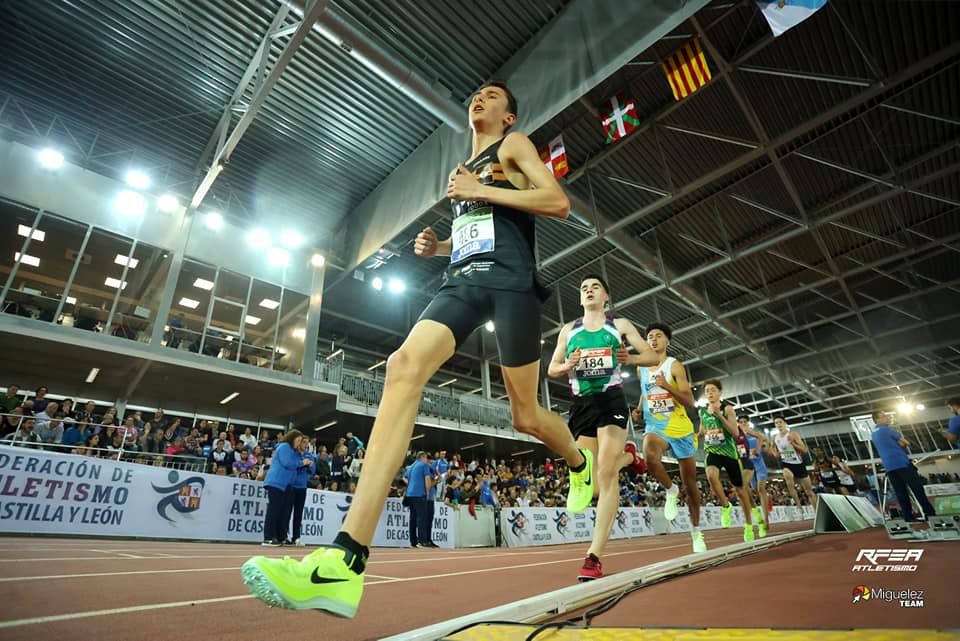 Trío de metais no nacional Sub18 de pista cuberta