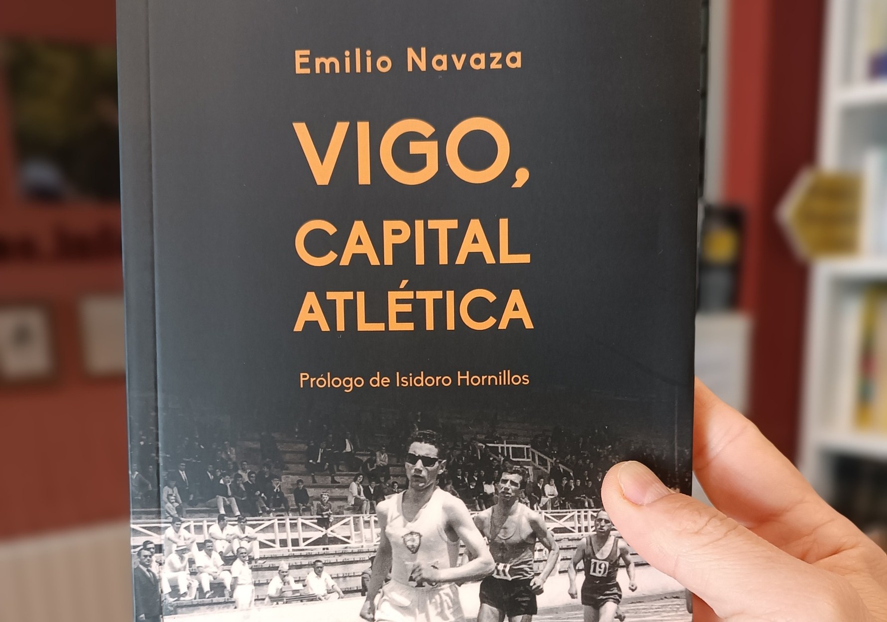 Emilio Navaza publica novo libro &#8220;Vigo capital atlética&#8221;