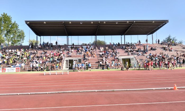 A base do atletismo galego exhíbese en Vigo