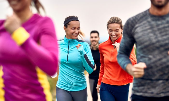 A FGA lanza unha colección de roupa deportiva en colaboración con AMURA