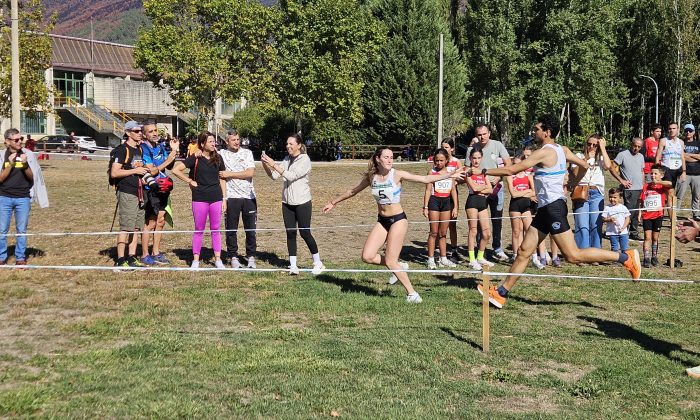 A Gimnástica revalida título no autonómico de remudas mixto de cros